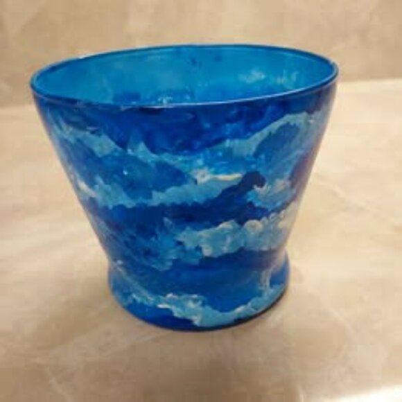 Hand-painted glass bowl - Picture 1 of 3